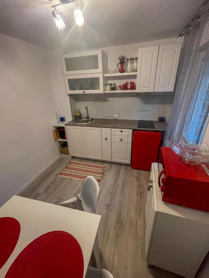 Buzz Apartment Cluj-Napoca Exterior photo
